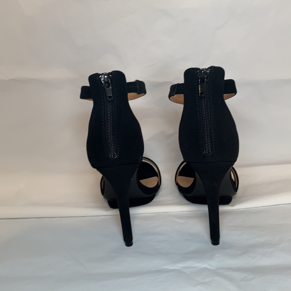 Windsor brand black stiletto with zipper.  Never worn with box. - Picture 3 of 5